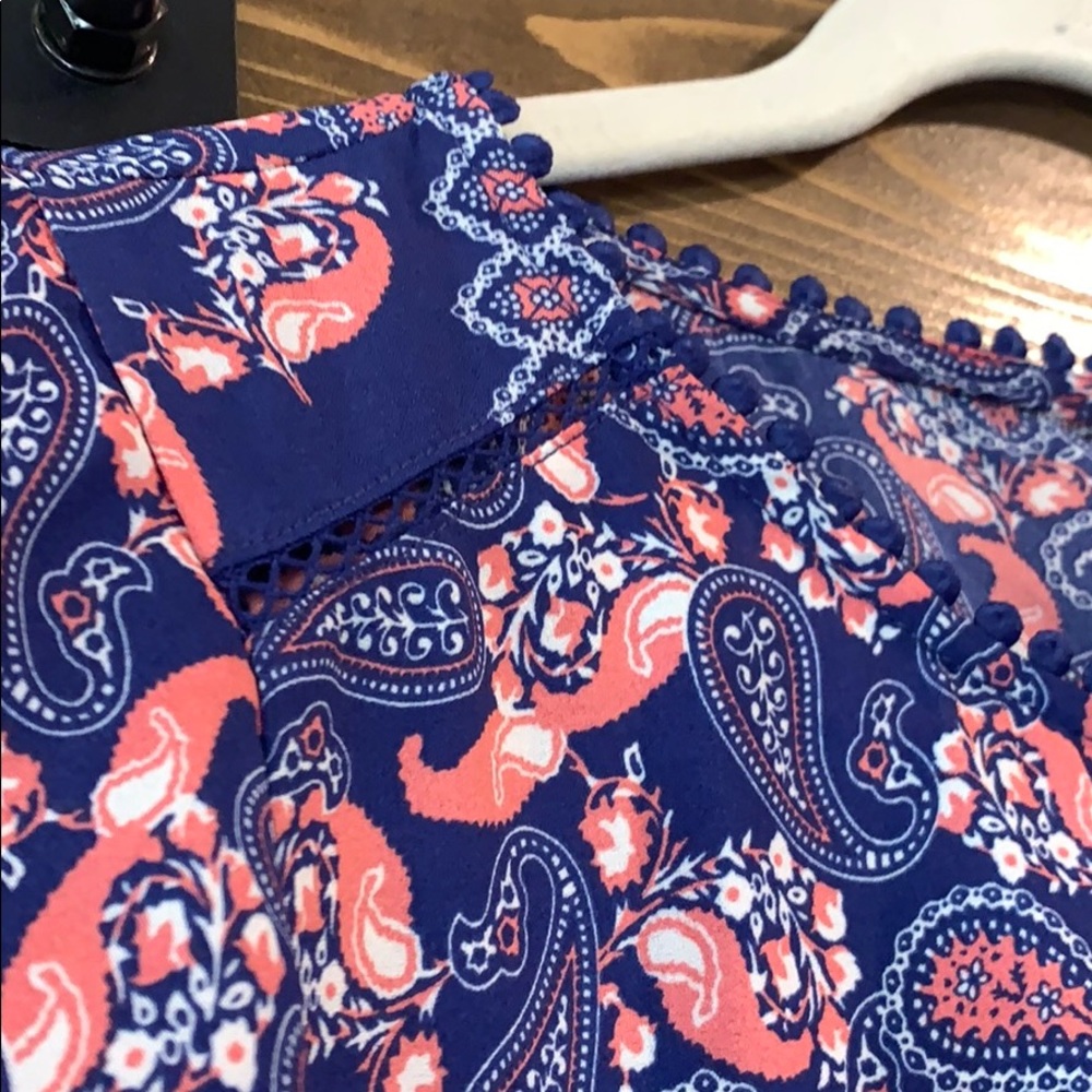 Spring paisley print top - Picture 2 of 4